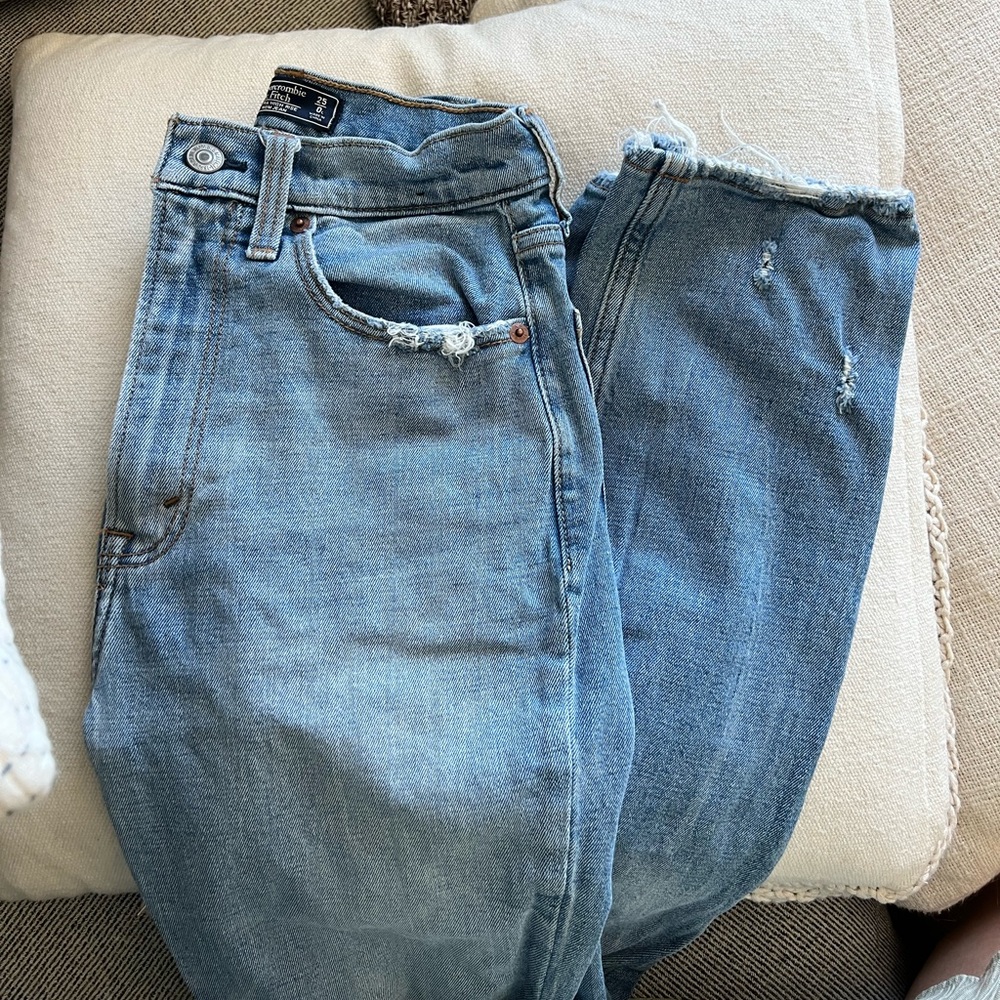 Abercrombie Ultra high rise mom jean